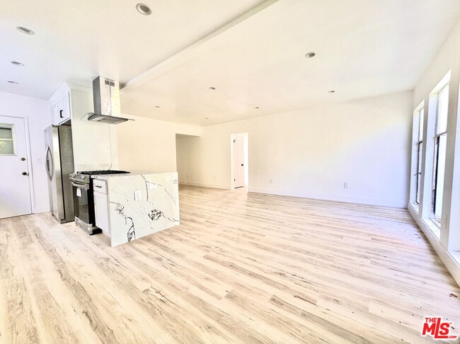 Photo - 121 Crescent Dr Unit D