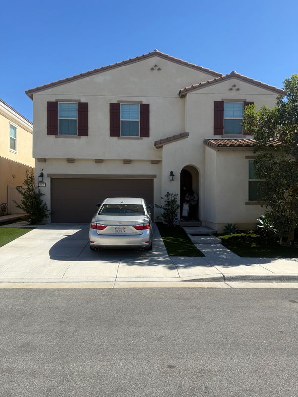 Building Photo - 467 W Buttercup Ln