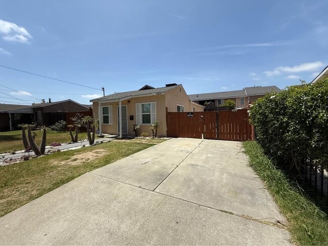Front of the house - 20841 Alburtis Ave House