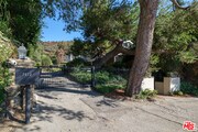 Photo - 7972 Mulholland Dr House