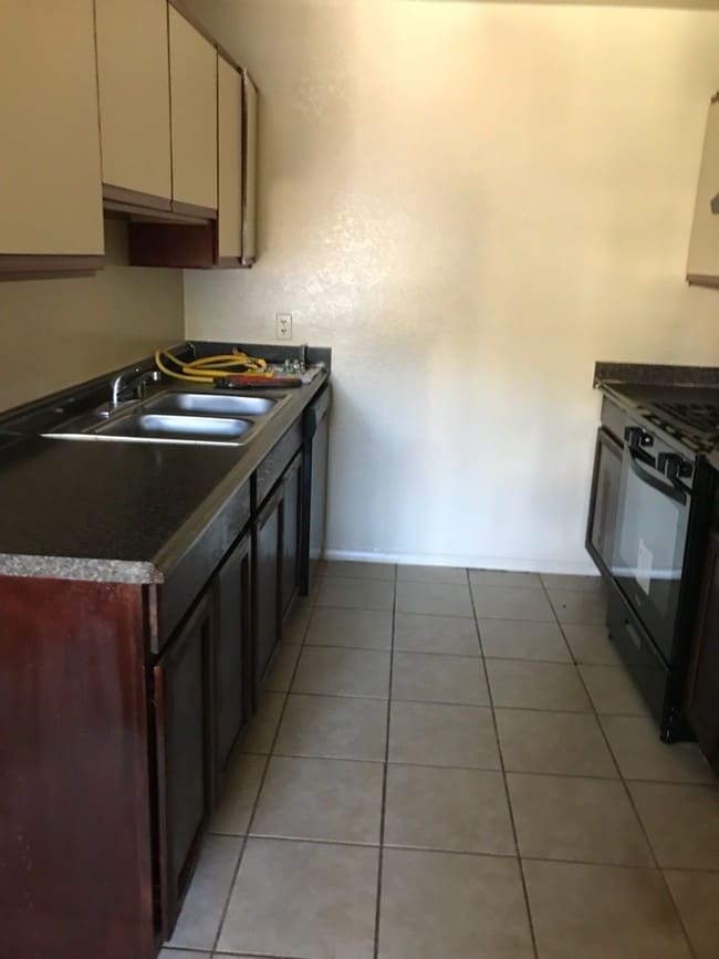 Building Photo - 430 N Chester Ave