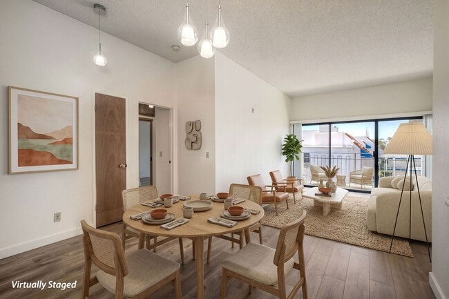 Photo - La Jolla Pines- Move In Special Top Level 2 Bed/2 Ba Available Now!!