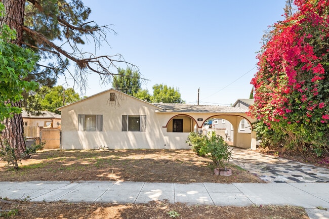 Photo - 327 N Avon St