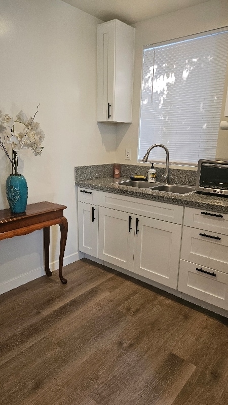 Photo - 18209 Saticoy St