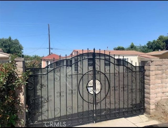 Building Photo - 12964 Roswell Ave