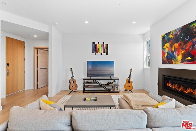 Photo - 1367 N Alta Vista Blvd Unit 304