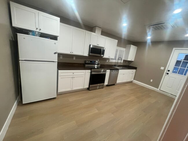 Photo - 7571 Frazer Dr House