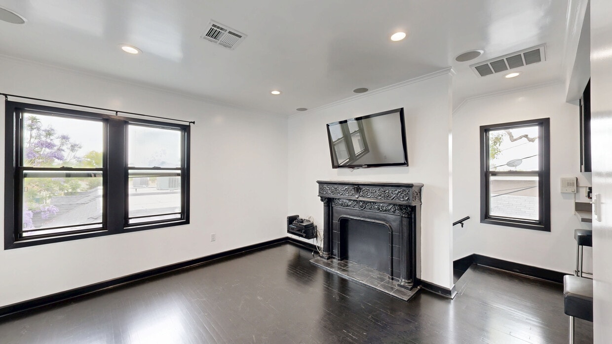 3D Tour - 1243-1261 North Genesee Avenue Apartments