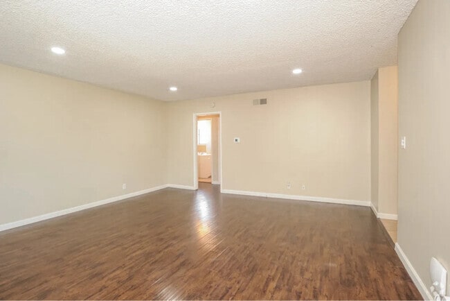 Building Photo - 12708 Newmire Ave Rental