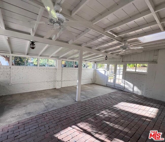 Photo - 5419 Gentry Ave