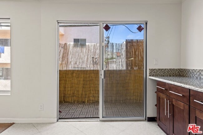 Photo - 1033 6th St Unit 205