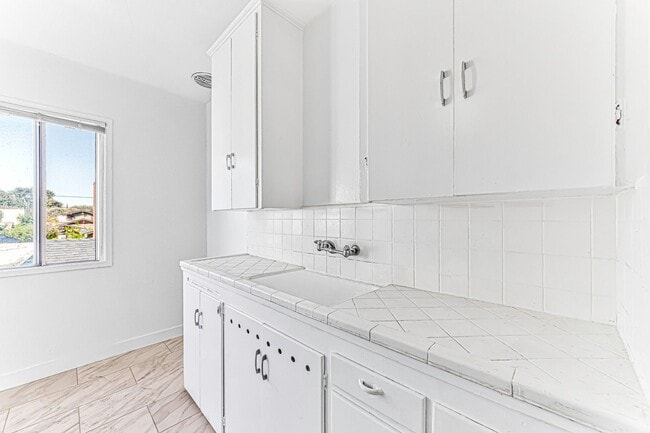 Photo - 530 W 9th St Unit 07