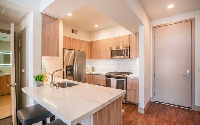 Living at Santa Monica - Living at Santa Monica Apartments