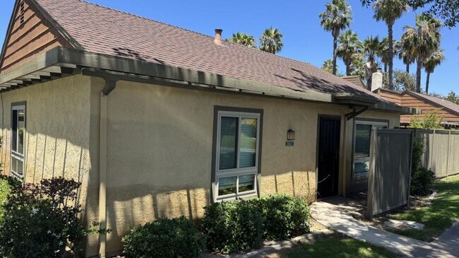 Building Photo - 10541 Caminito Baywood