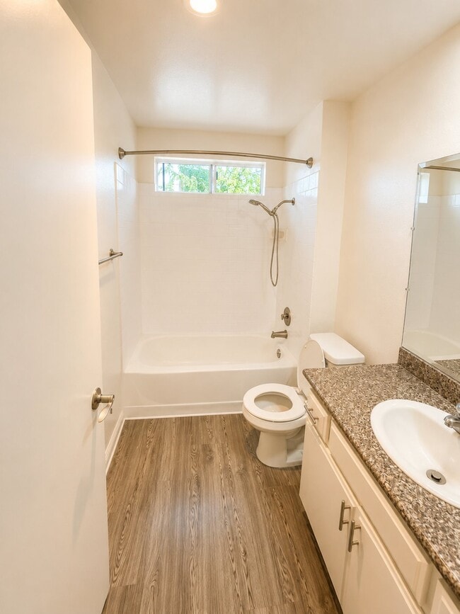Photo - 15009 Moorpark St Unit 203