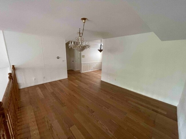 Photo - 5306 Lindley Ave