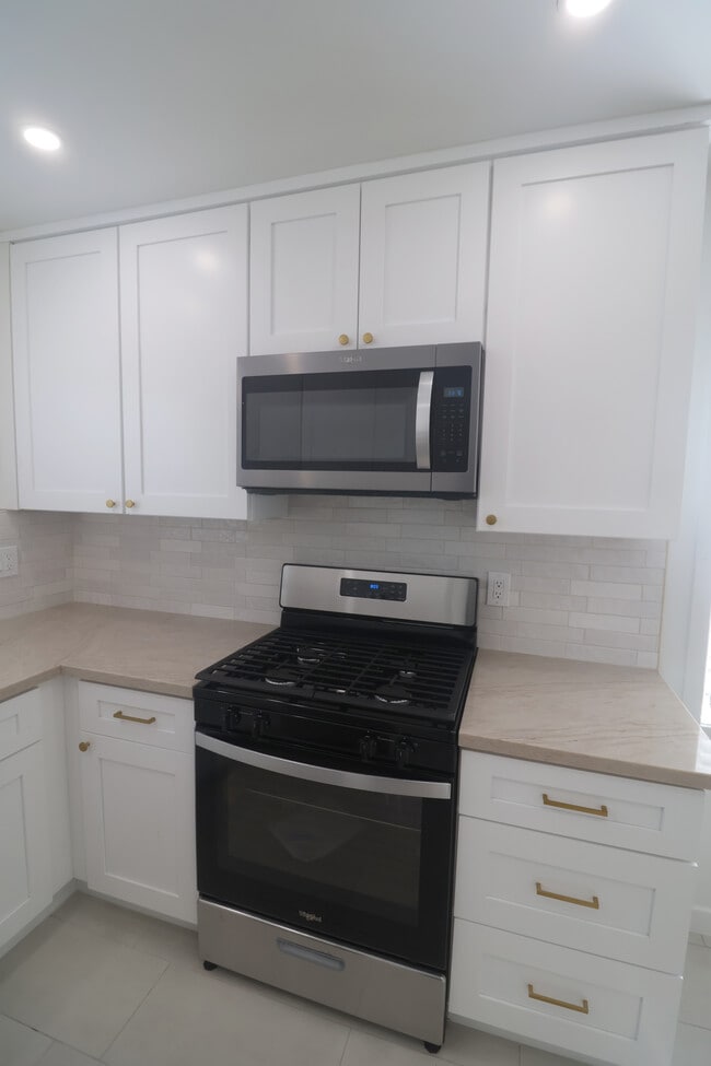 Photo - 11610 Oxnard St Unit 1