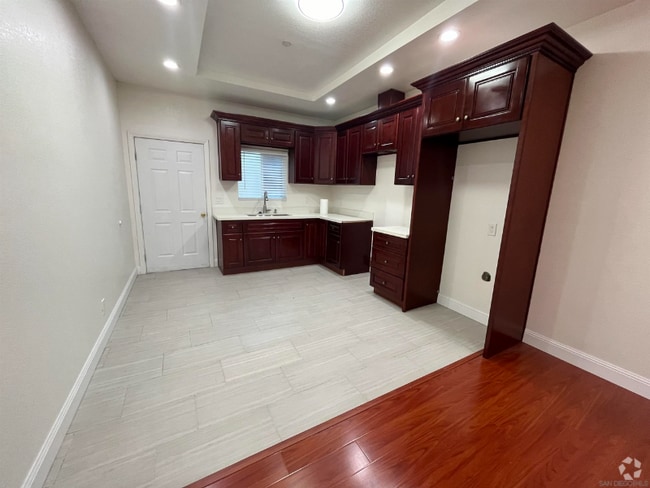 Building Photo - 3243 Euclid Ave Rental