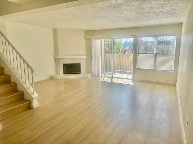 Photo - 2731 Erringer Rd