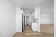 3BR, 2BA - 1,325SF - Kitchen - 343 Palos Verdes Apartments