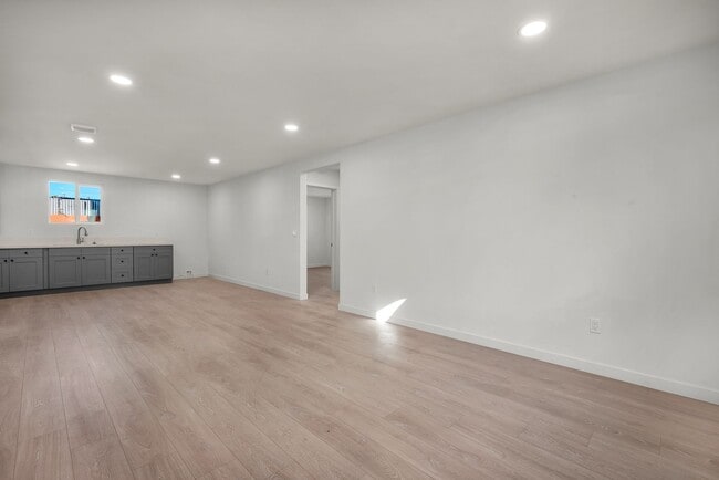 Photo - 239-237 E 65th St Unit 239 E 65th St