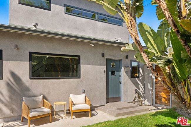 Photo - 1089 Palms Blvd House