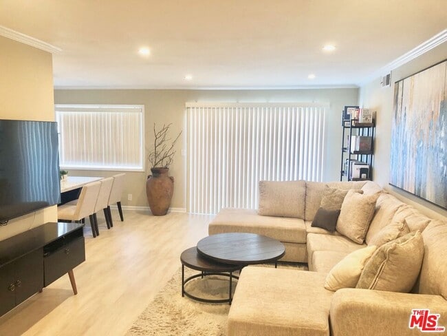Photo - 1250 Kings Rd Unit 506