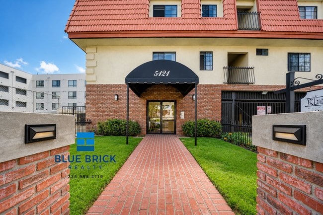 Building Photo - 5121 Klump Ave Unit 303