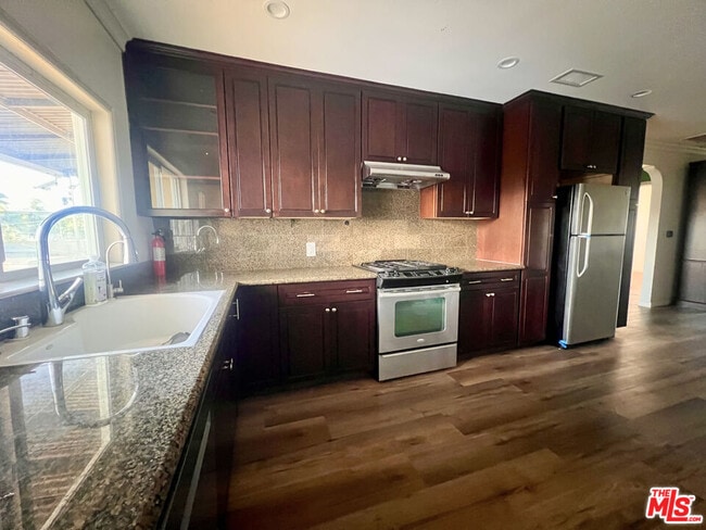 Photo - 2737 S Robertson Blvd