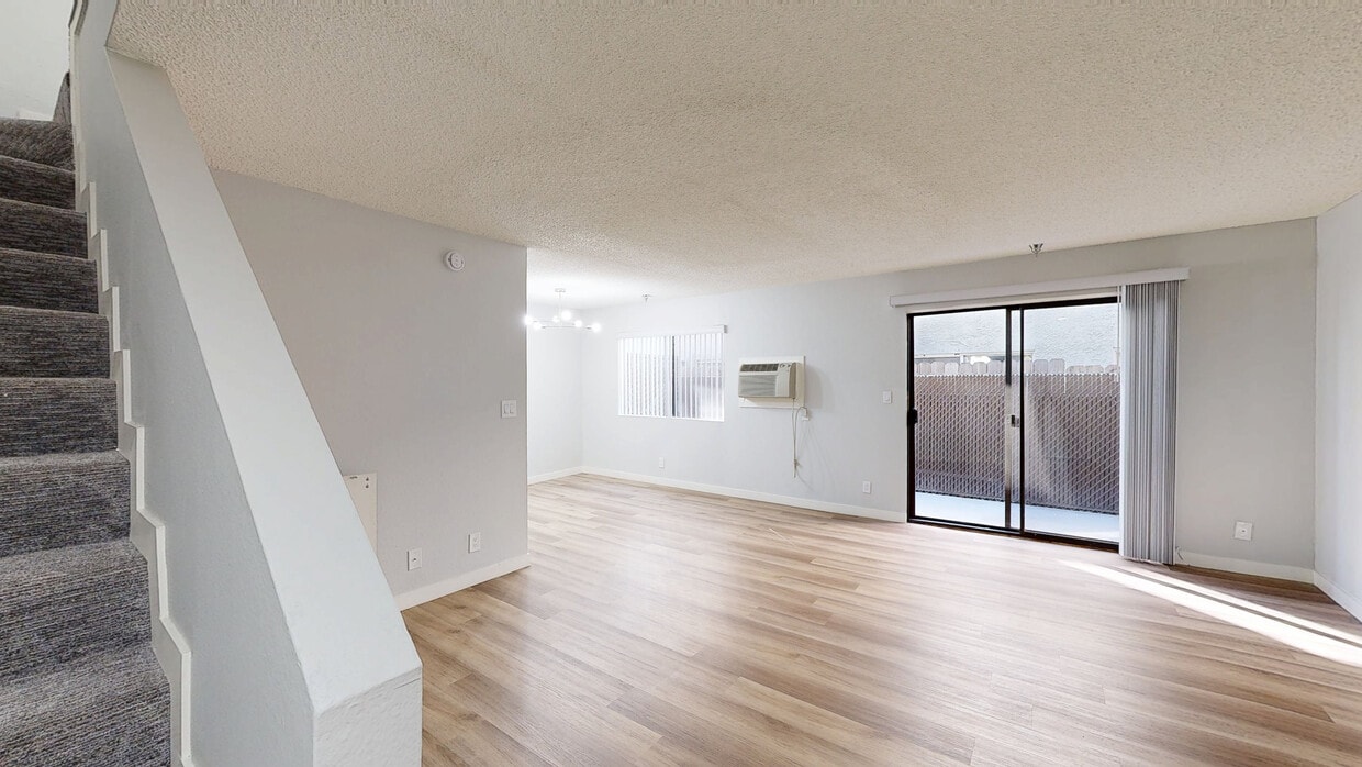 3D Tour - Vanowen Manor