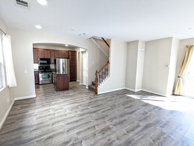 Photo - 1406 Mosaic Glen