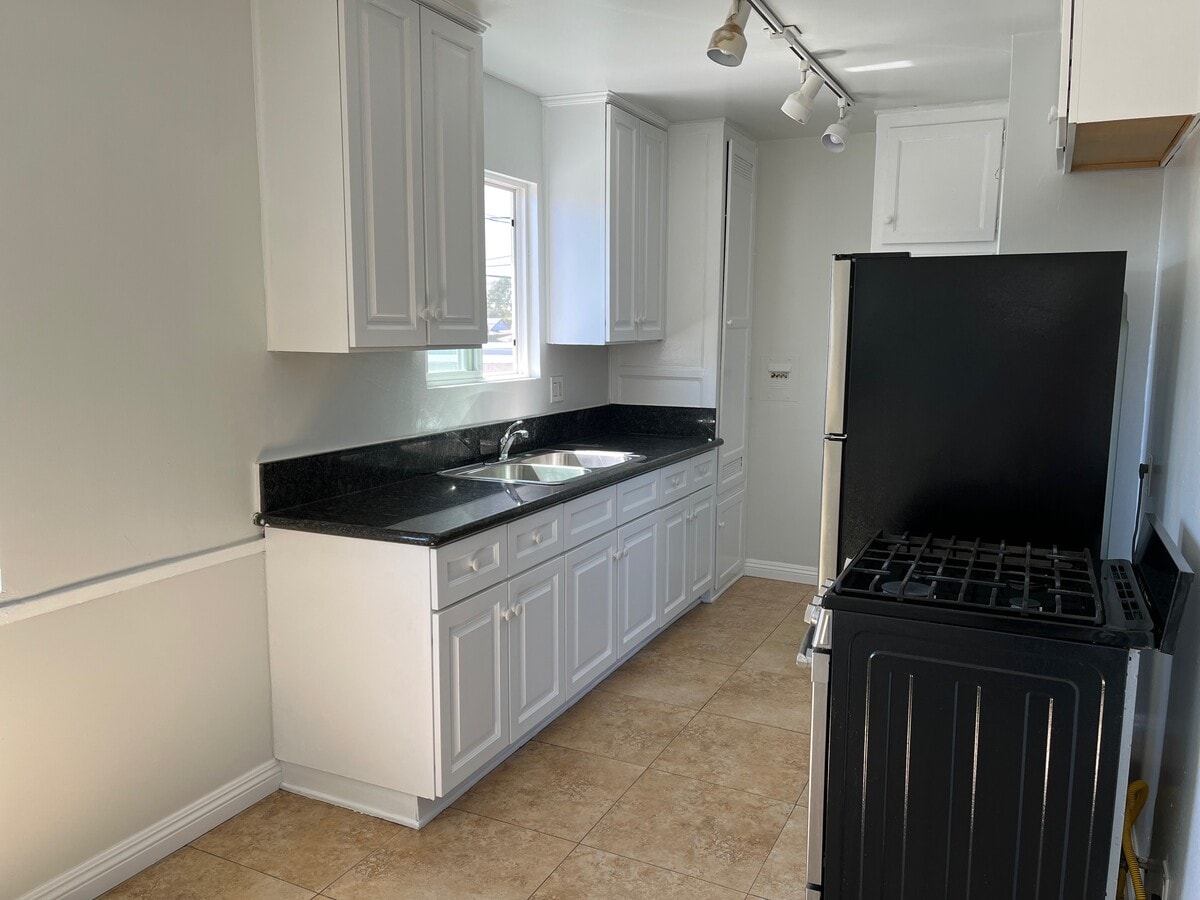 Photo - 16709 Crenshaw Blvd Unit 16715 Crenshaw Blvd.