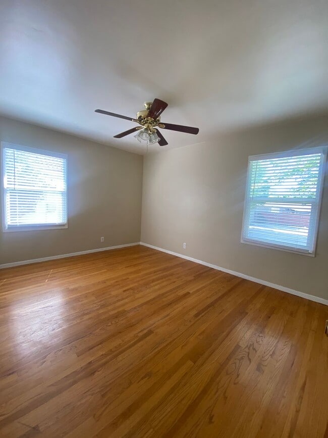 Photo - 3 Bedroom Single Story Ontario