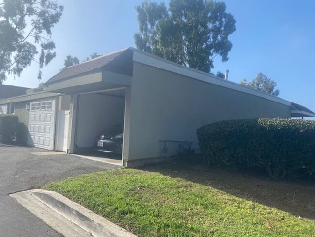 Photo - Beautiful fully remodeled 2 bedroom 1.5 bath in Laguna Hills