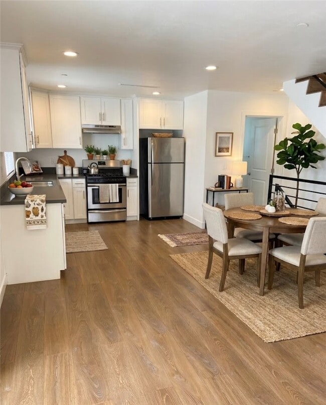 Photo - 11516 Emelita St