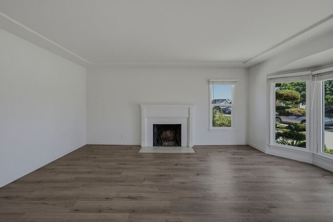 Photo - 8339 Kenyon Ave