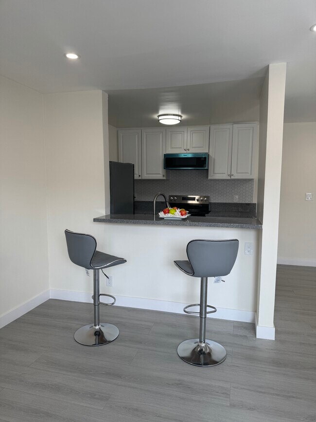 Photo - 142 S Normandie Ave