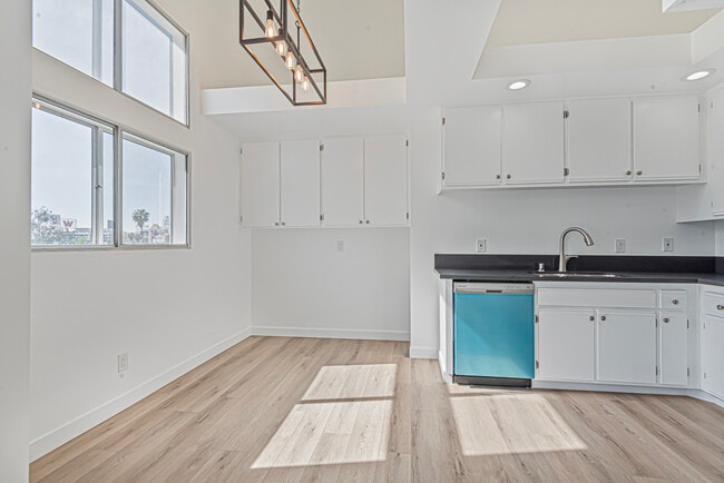 Photo - 6072 Franklin Ave Unit 309