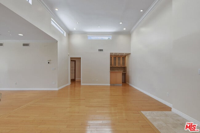 Photo - 4443 Ventura Canyon Ave Unit 304