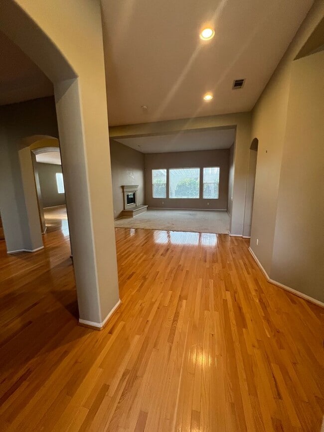 Photo - 4420 Putting Green Dr