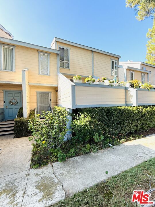 Photo - 9901 Independence Ave