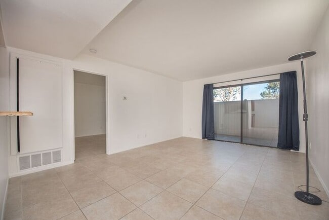 Photo - Amazing DTHB Condo