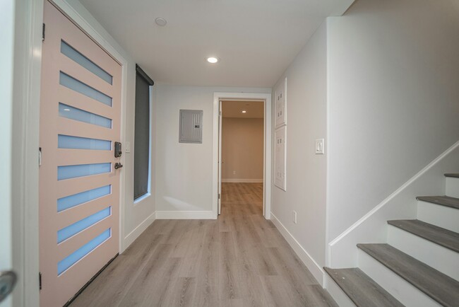 Photo - 2115 Holly Dr