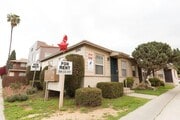 Photo - 1094 Cherry Ave
