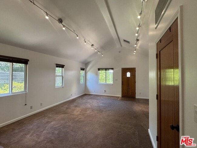Building Photo - 4535 Matilija Ave