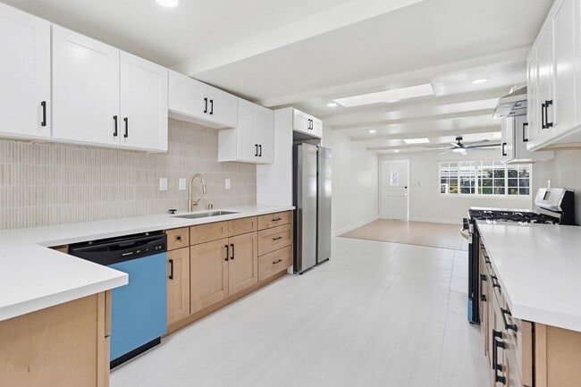 Photo - 338 Patricia Ln