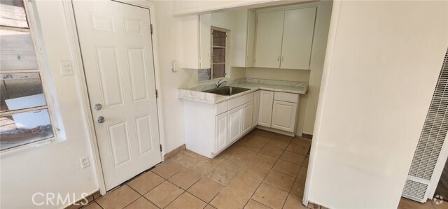 Building Photo - 1143 N Mayfield Ave Rental