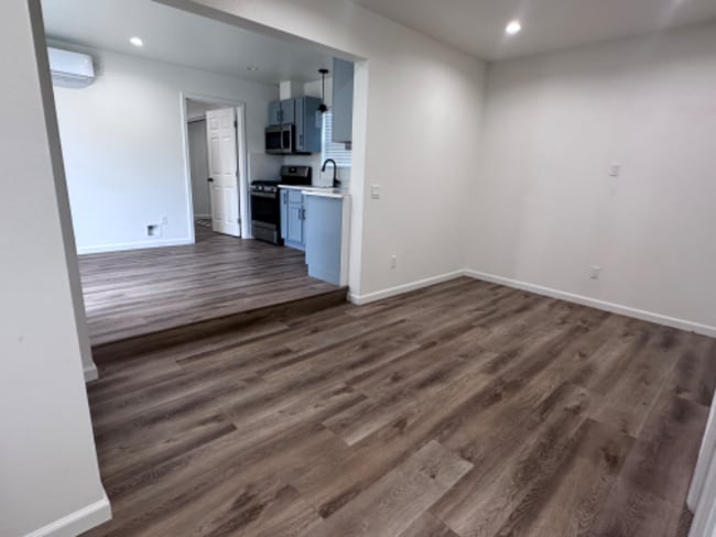 Photo - 14768 San Fernando Mission Blvd Unit 14768