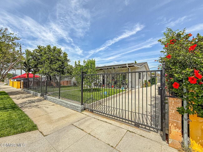 Building Photo - 11432 Acala Ave