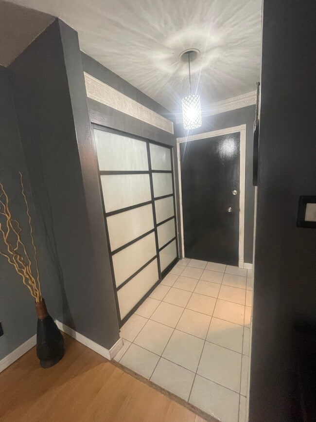Photo - 960 Larrabee St